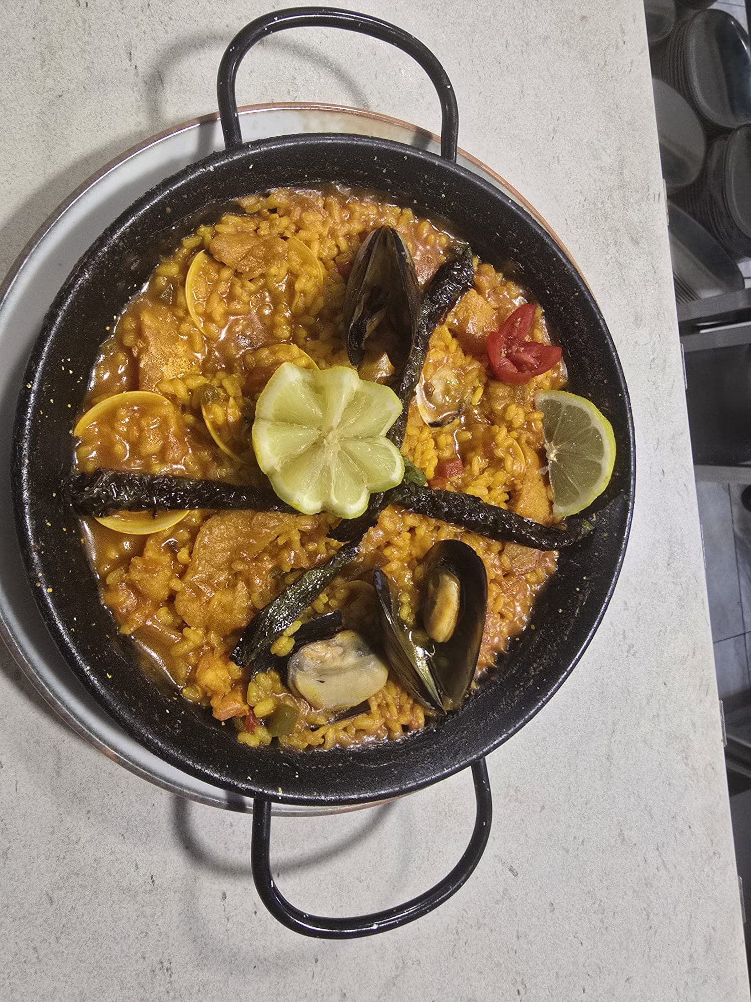 Paella mixta — El Padrino
